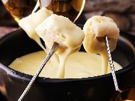 Рецепта Класическа рецепта за фондю със сирене